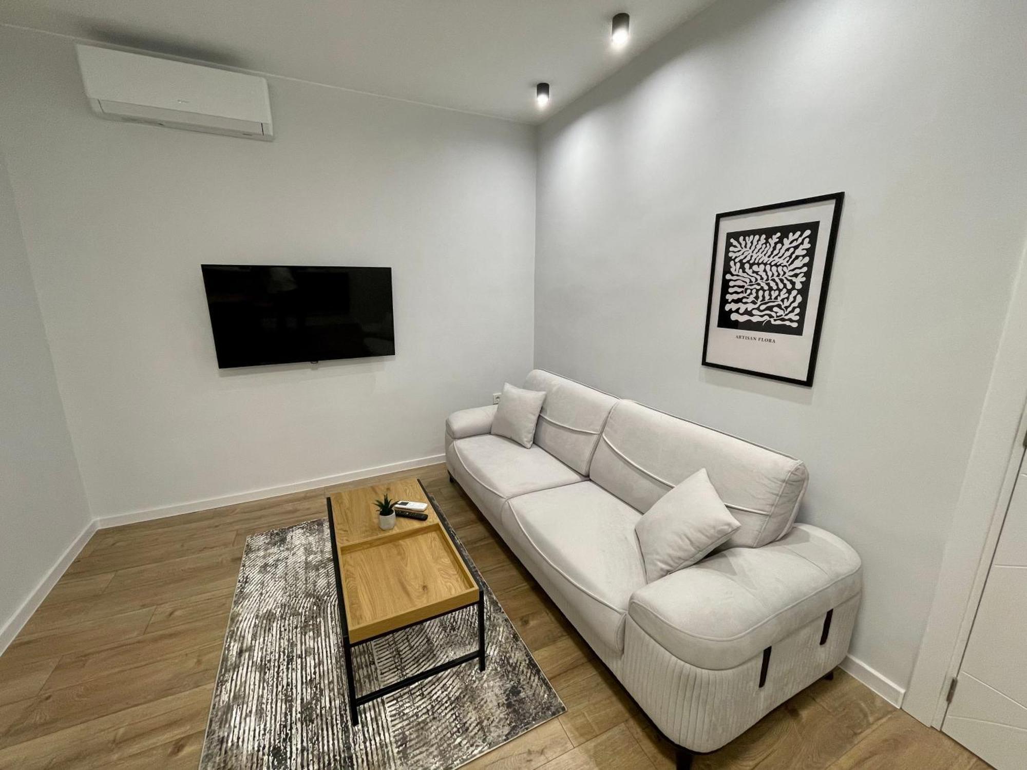Vanquish Central Apartment Варна Екстер'єр фото