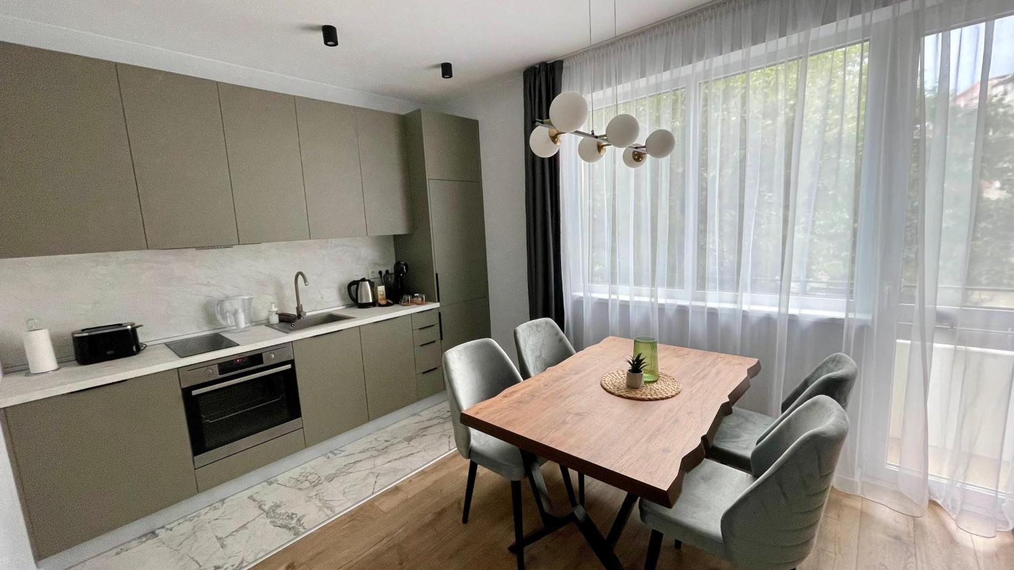 Vanquish Central Apartment Варна Екстер'єр фото