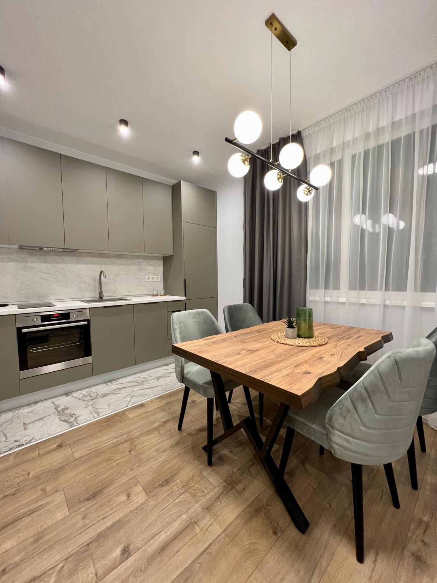 Vanquish Central Apartment Варна Екстер'єр фото