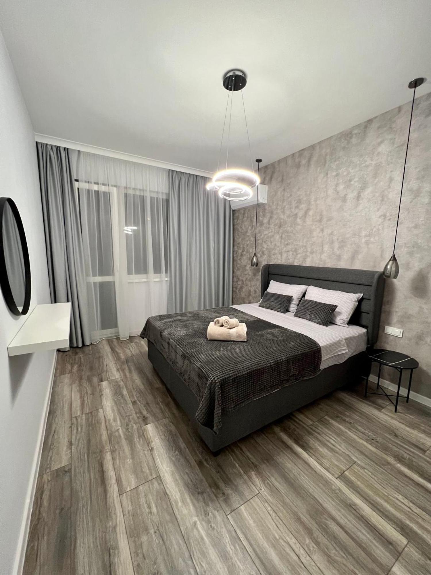 Vanquish Central Apartment Варна Екстер'єр фото